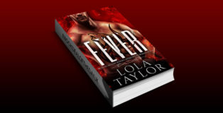werewolf paranormal romance ebook " Fever: a Blood Moon Rising Werewolf Romance" by Lola Taylor